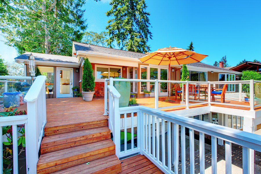 Things to Consider When Hiring a Deck Contractor